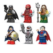 [Bainily]1pcs Super Heroes DIY Blocks Avengers Justice League Gingerbread Model Building Blocks Compatible With Legoingly Batman